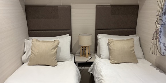 Carnaby Stamford, twin bedroom at Brokerswood