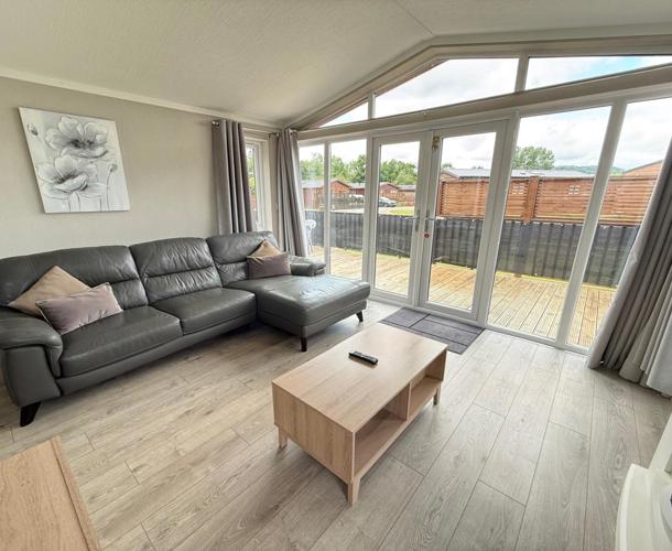 Finlake, Omar Southwold, patio doors