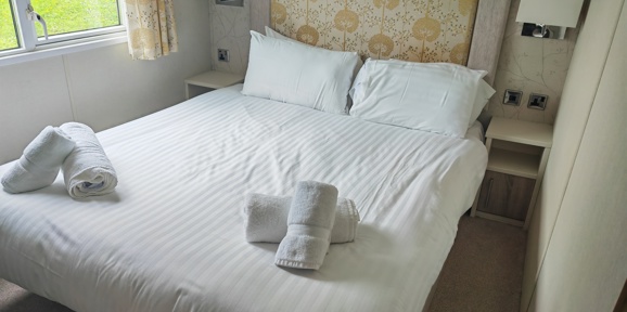 Praa Sands, Carnaby Hemsley, master bedroom