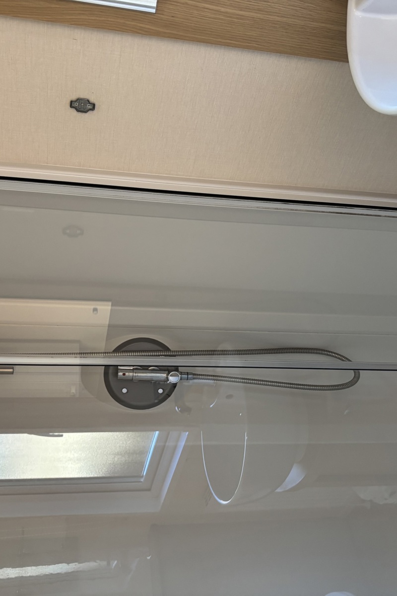 Regal Autograph, shower at Finlake