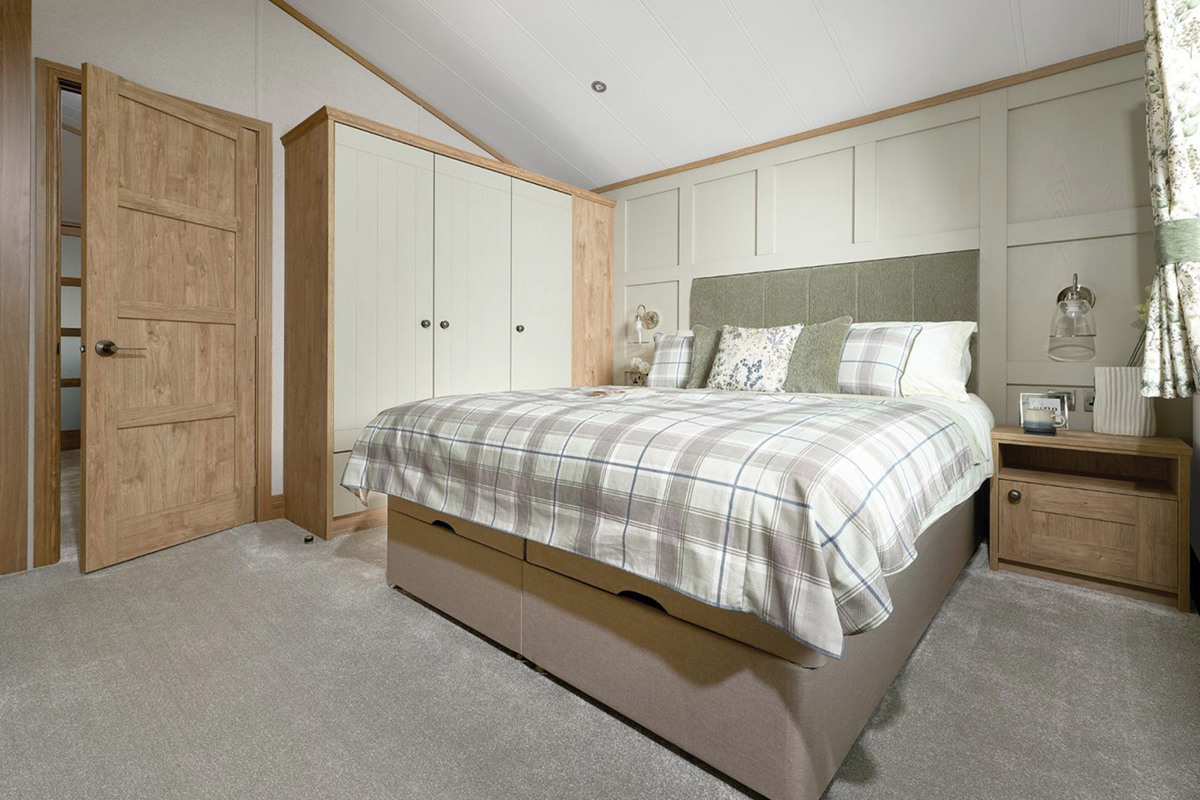 ABI Harrogate, master bedroom at Finlake