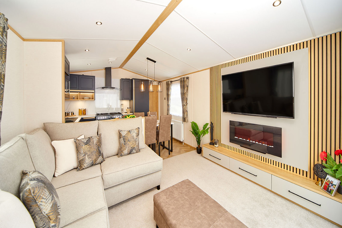 Carnaby Chantry, lounge with tv at Crugan