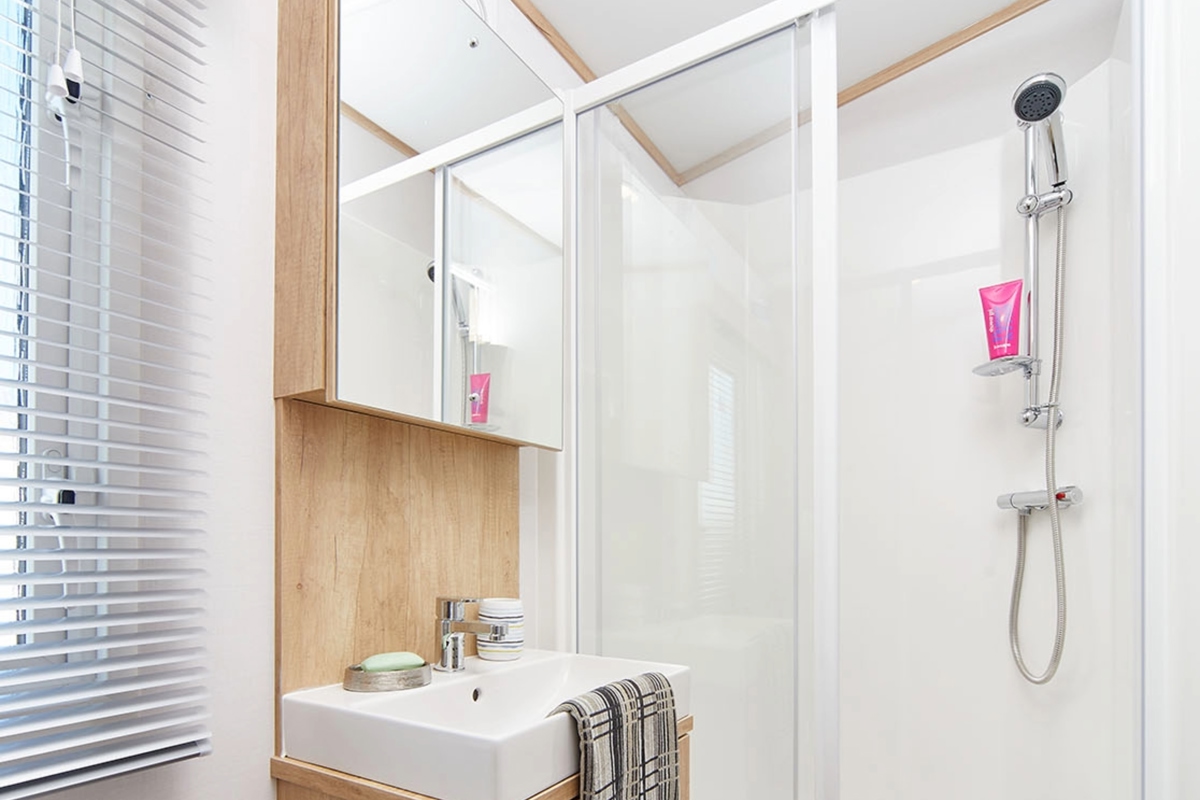 Carnaby Silverdale, bathroom at Devon Hills