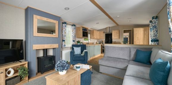 ABI Wimbledon FW12, Lounge at Finlake