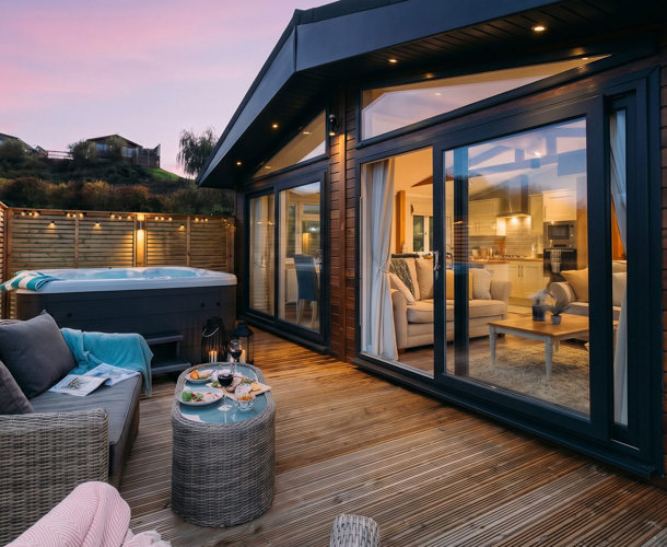Finlake Autumn Pink Sky On The Decking