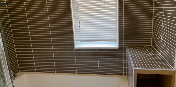  Omar Westfield, bathtub at Finlake