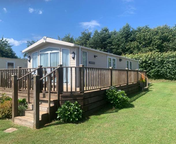Swift Chamonix, exterior with stairs at Dartmoor