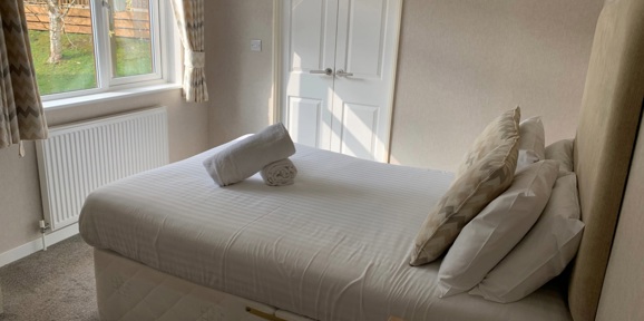 Omar Westfield, master bedroom at Finlake