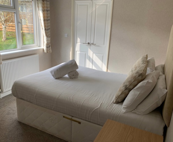 Omar Westfield, master bedroom at Finlake