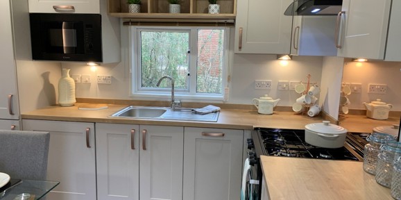 Sunseeker Spirit, kitchen at Brokerswood