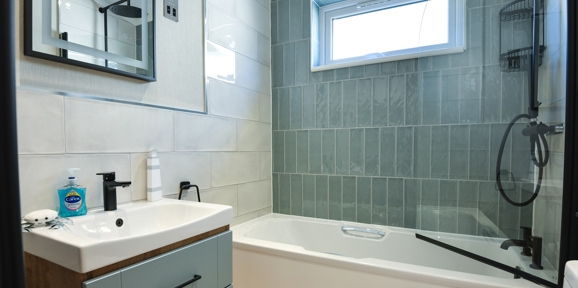Wessex Dune, bathroom at The Warren