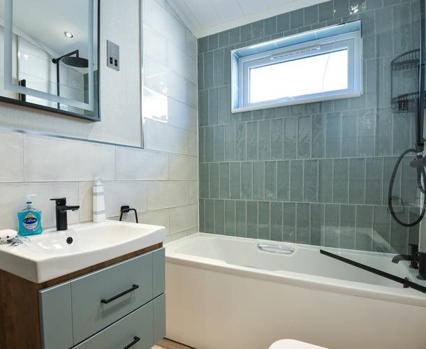 Wessex Dune, bathroom at The Warren