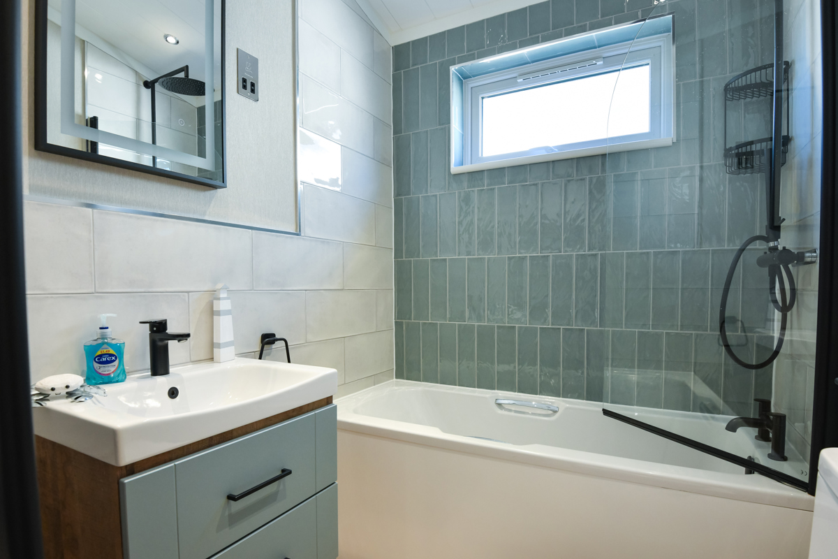 Wessex Dune, bathroom at The Warren