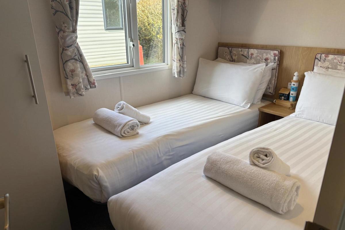 Carnaby Silverdale, twin bedroom at Dartmoor View