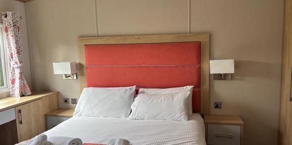 Carnaby Glenmoor Lodge, master bedroom at Dartmoor View