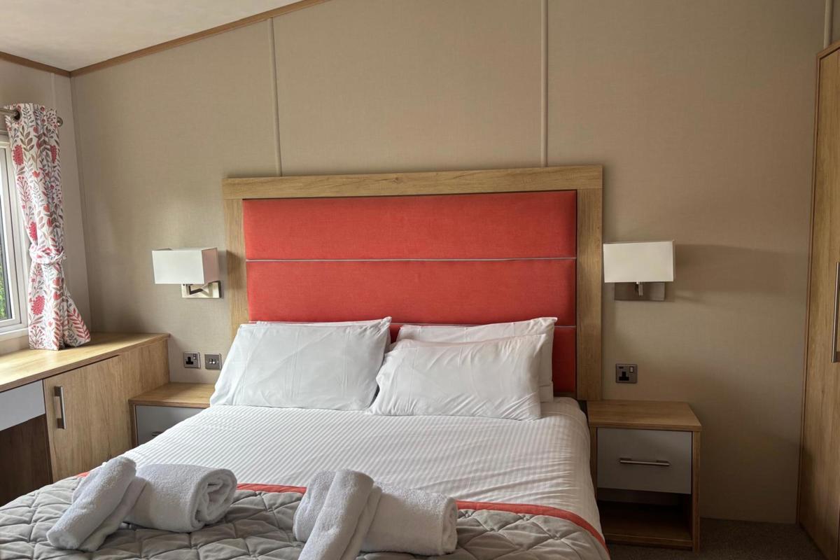 Carnaby Glenmoor Lodge, master bedroom at Dartmoor View