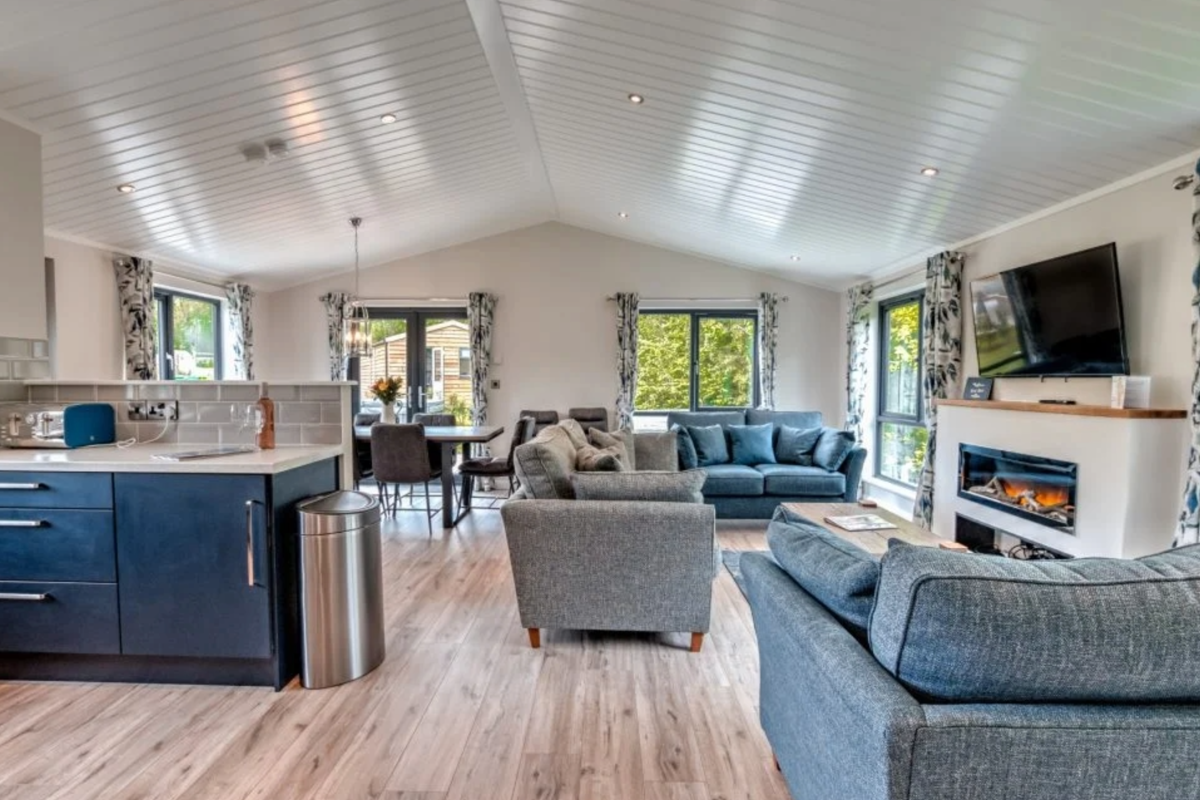 Oakgrove Elm, open plan living area at Finlake