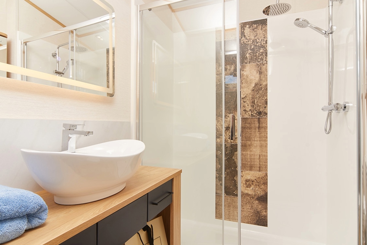 Carnaby Chantry, shower at Delamere