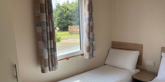 Regal Kingsbury, twin bedroom at Dartmoor View