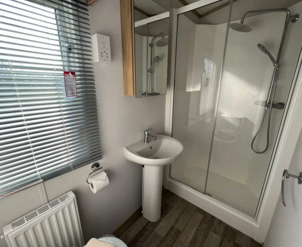Carnaby Silverdale, shower at Talyfan
