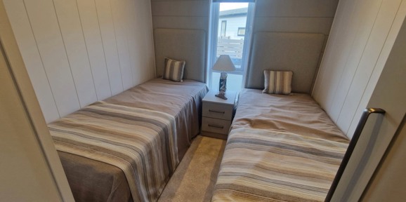 Prestige Oyster Catcher, twin bedroom at Talyfan