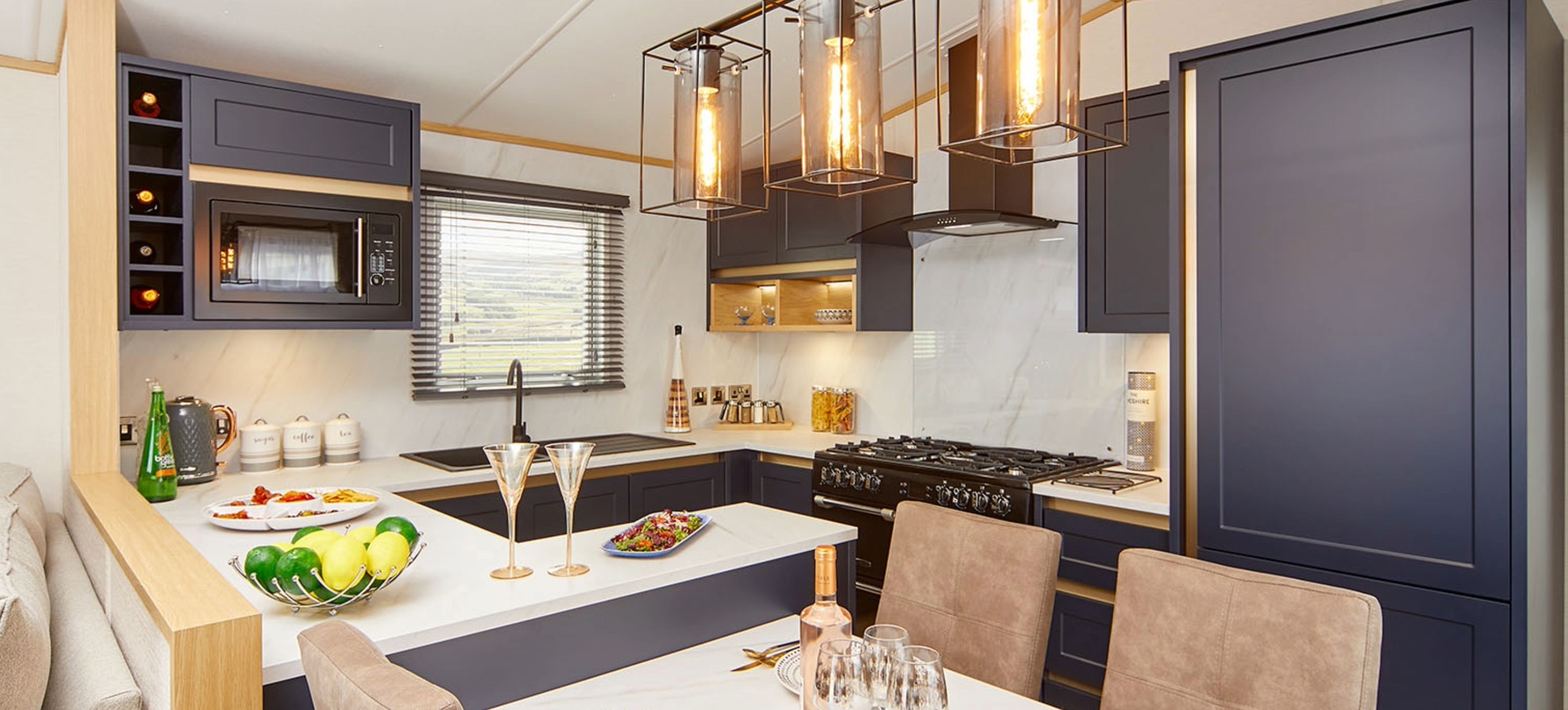 Carnaby Chantry, dining table at Finlake