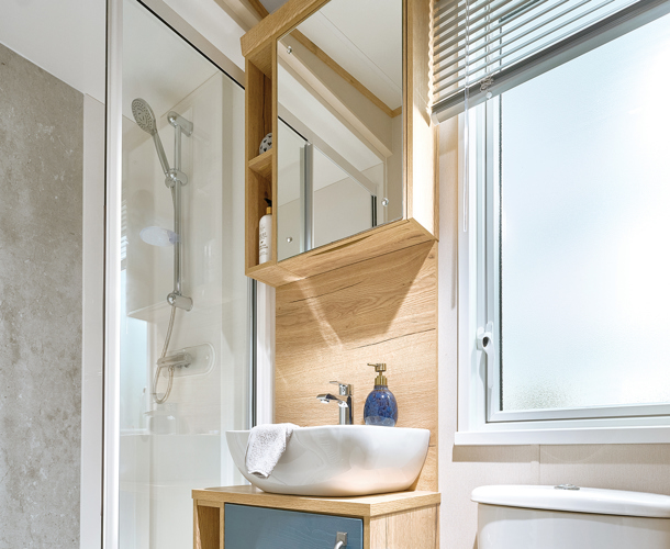 ABI Windermere, shower at Devon Hills