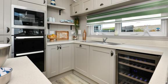 Prestige Navigator, kitchen with oven at The Warren