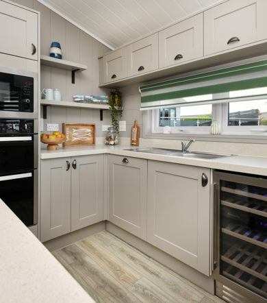 Prestige Navigator, kitchen with oven at The Warren