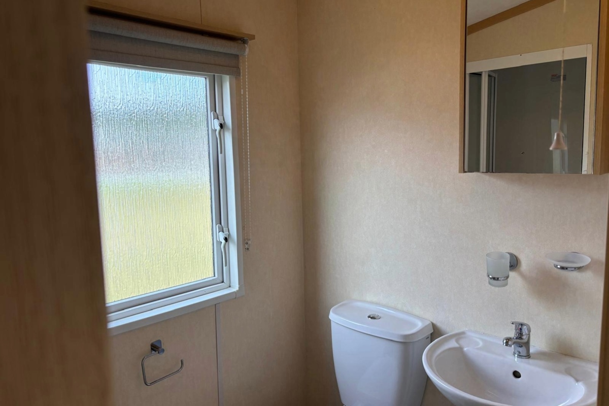 Carnaby Melrose, toliet at Dartmoor View