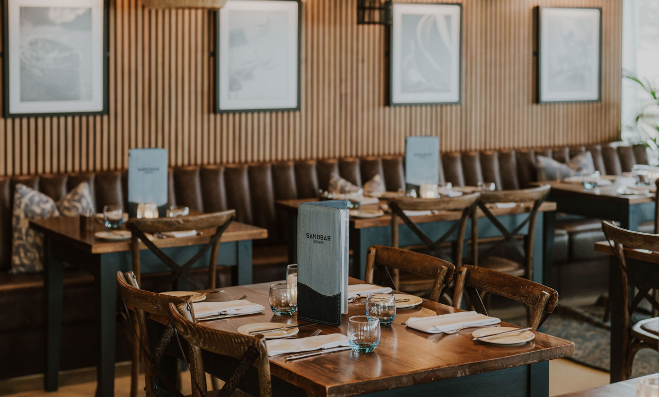 The Warren Tables In The Sandbar