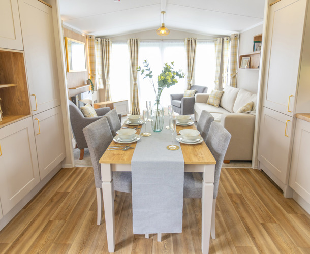 Sunseeker Spirit, dining and living area at Dartmoor View