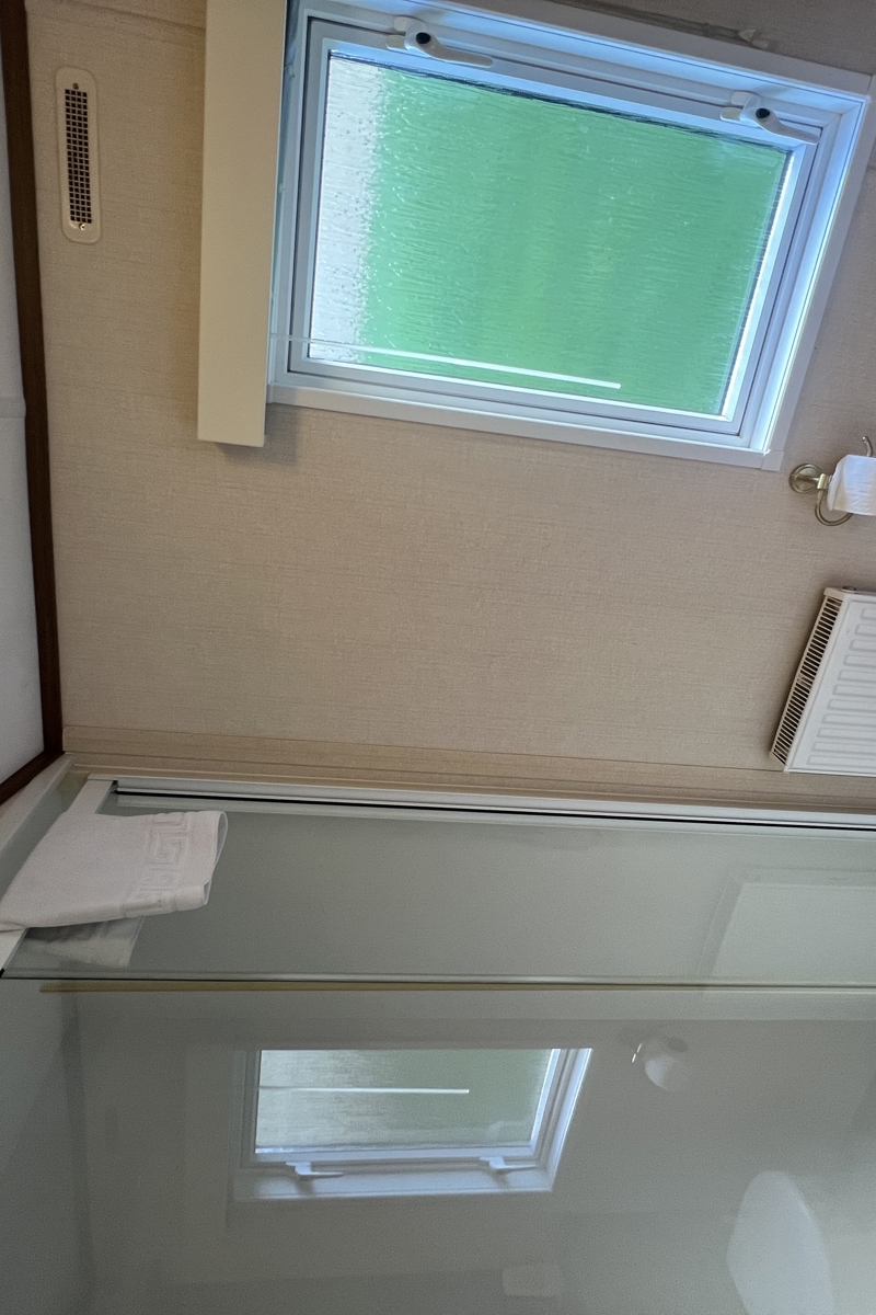 Carnaby Cascade, shower room at Devon Hills