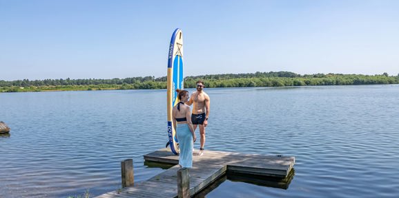 Delamere Couple By The Lake With Paddleboard Ready
