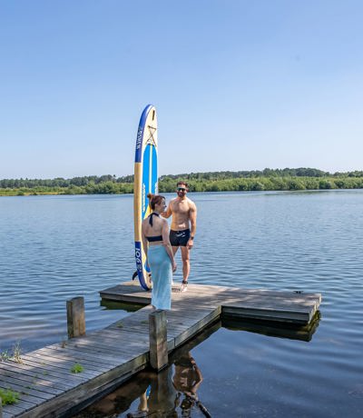 Delamere Couple By The Lake With Paddleboard Ready