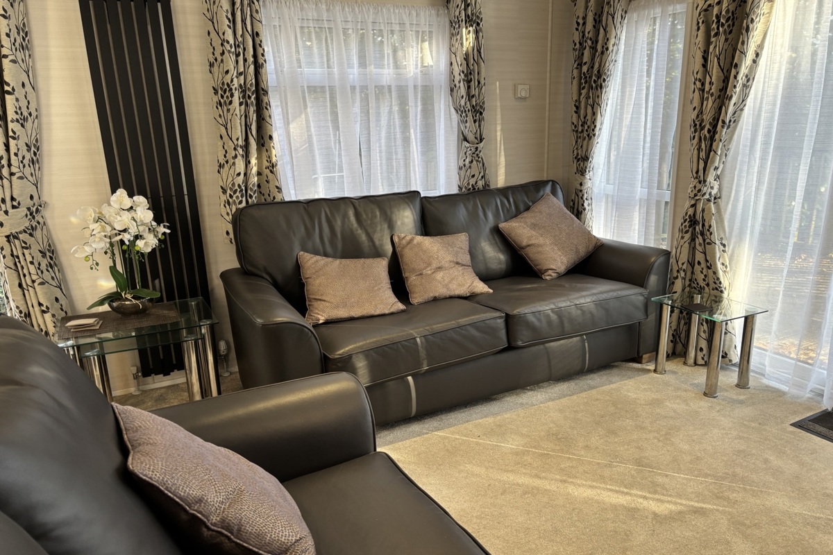 Carnaby Stamford, lounge with sofa at Brokerswood
