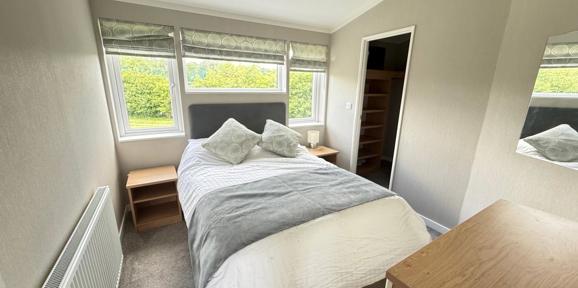Finlake, Omar Southwold, master bedroom