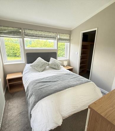 Finlake, Omar Southwold, master bedroom