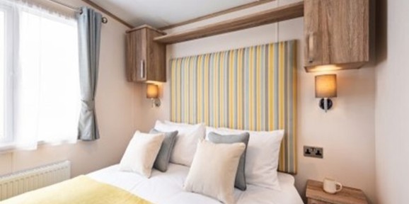 Sunseeker Supreme, master bedroom at Brokerswood