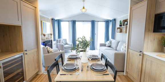Sunseeker Spirit, dining area at Praa Sands