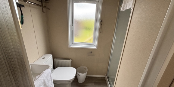 Devon Hills, Regal Hamilton, ensuite