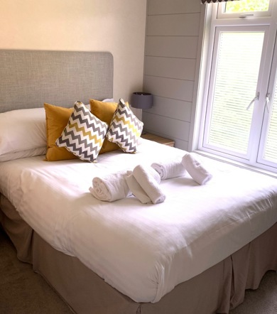 Buckland Lodge, double bed at Finlake