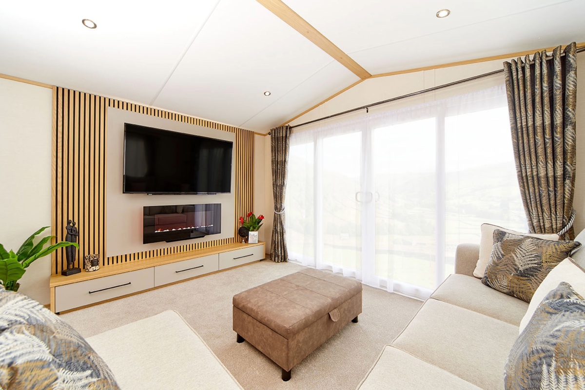 Carnaby Chantry, entertainment unit at Delamere