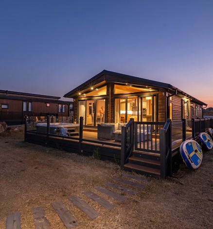 Delamere Lodge With Evening Lights