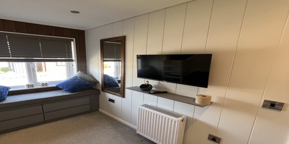 Delamere, Prestige Samphire, television