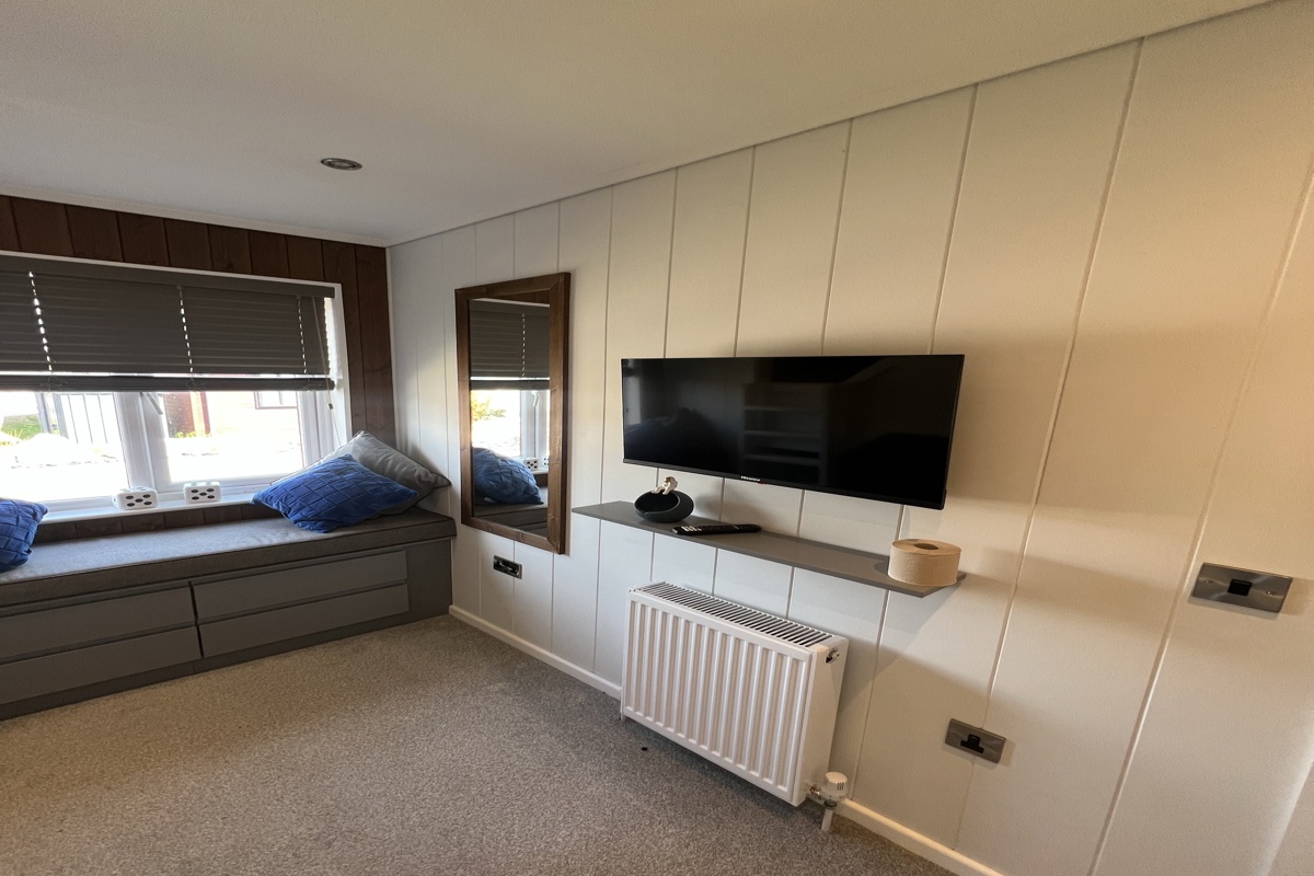Delamere, Prestige Samphire, television
