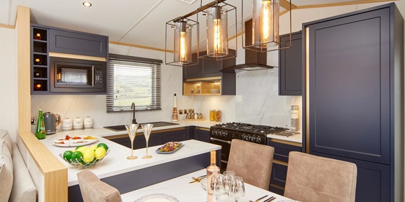 Carnaby Chantry, dining room table at Delamere