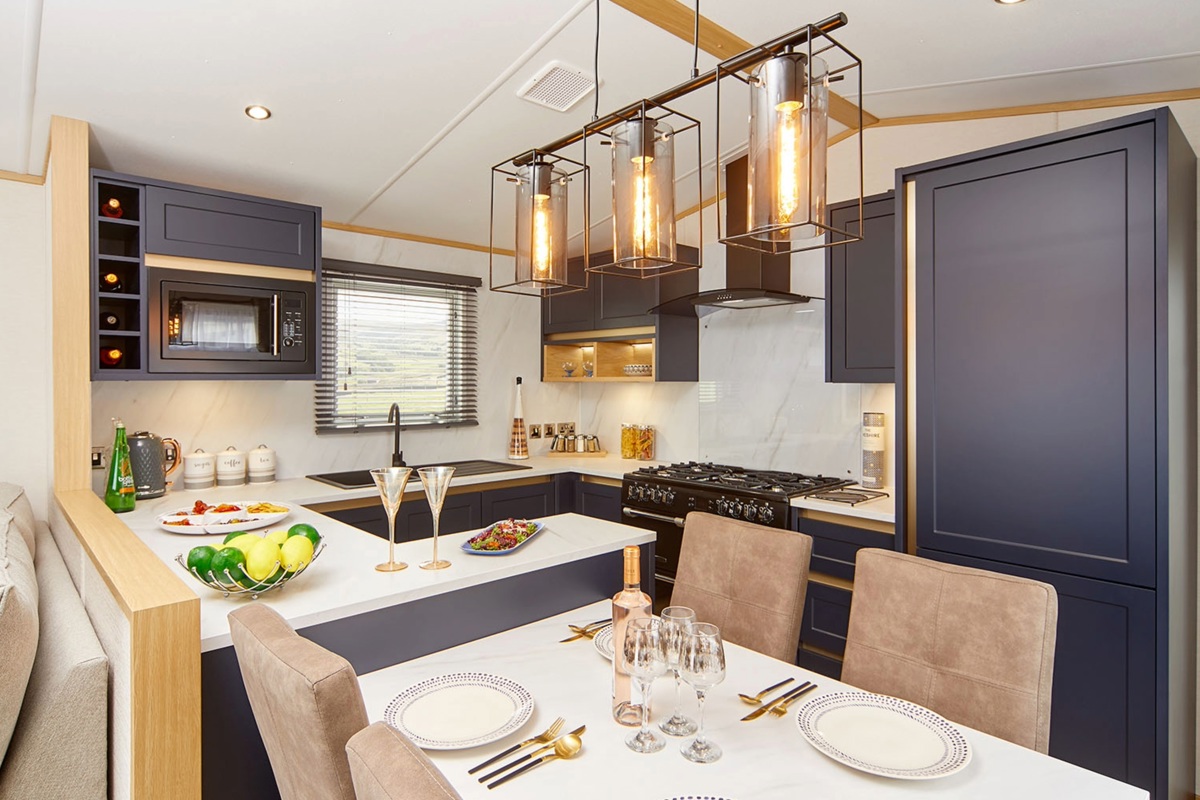 Carnaby Chantry, dining room table at Delamere