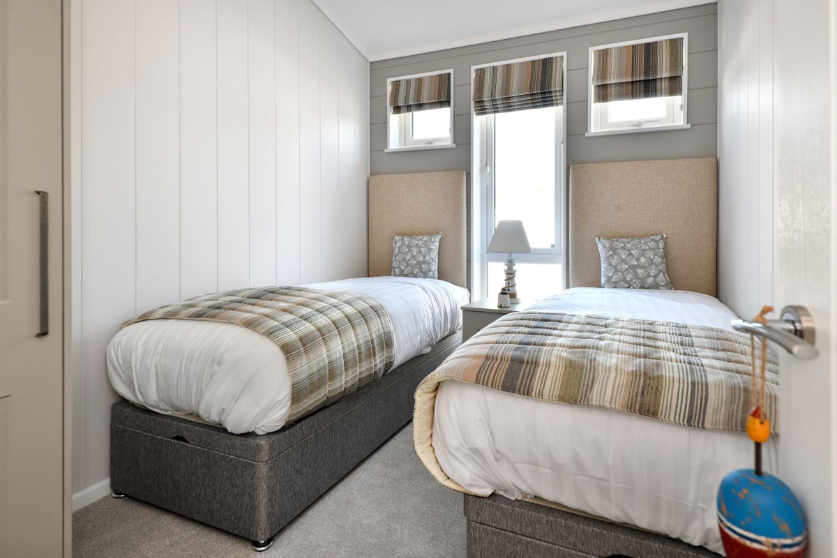 Prestige Oyster Catcher, twin room at The Warren Resort & Spa