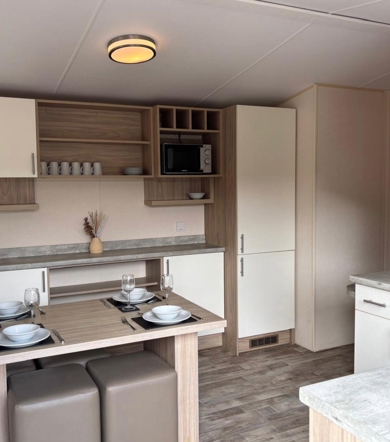 Regal Kingsbury, kitchen and dining area at Dartmoor View